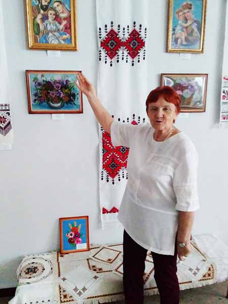 виставка народного майстра художньої вишивки Олени Наталенко