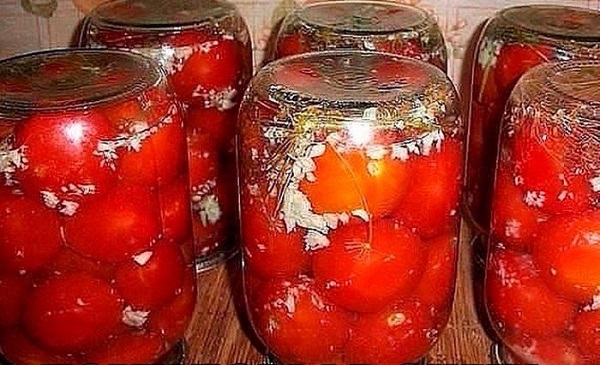 помидоры с чесноком