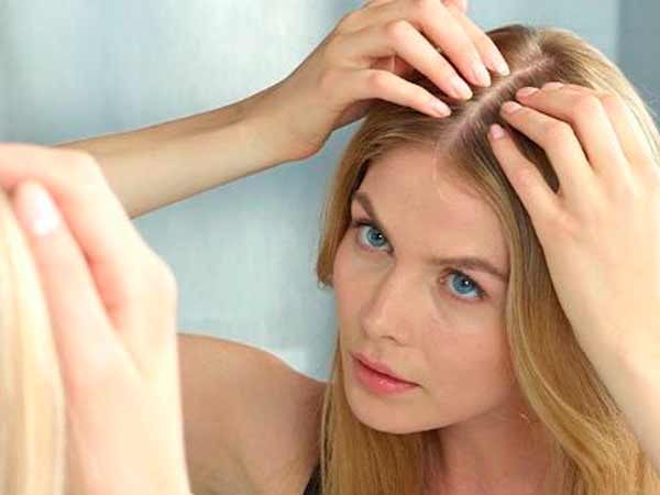 Питання трихологу: причини випадання волосся у віці 40+