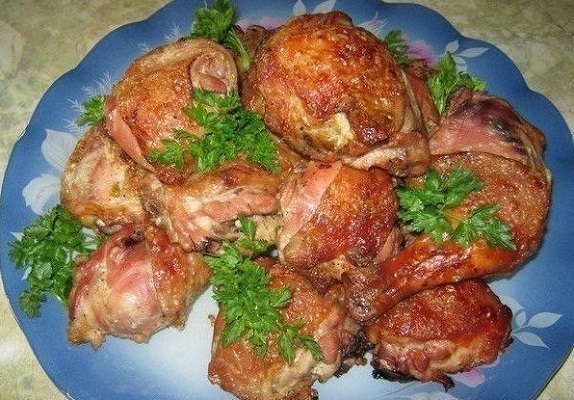 Куриные бедра в кефирном соусе