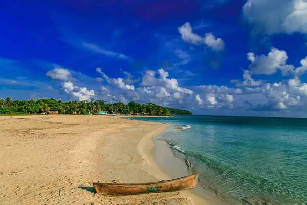 Пам'ятки Нікарагуа: Райський пляж на Кукурудзяному острові