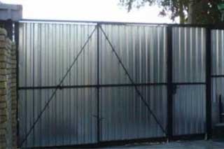 В Лубнах чоловік пропив сусідські ворота