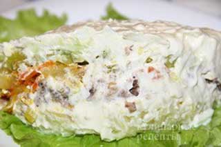 Салат с сайрой и редькой «Воевода»