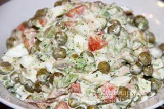 Салат с брокколи и тунцом «Майами»