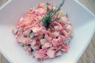  Салат с корейской морковью и крабовыми палочками