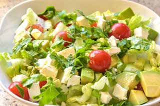 Очень вкусный весенний салат из авокадо с фетой