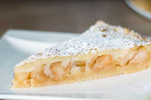 Яблочный пирог с заварным кремом