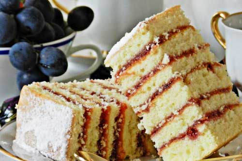 Бисквитные пирожные с джемом