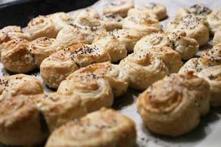 Слоеное печенье "Ушки-завитушки"