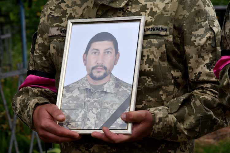 У Пирятині в останню путь провели захисника України