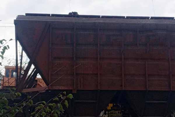 На Полтавщині 10-річного підлітка, який заліз на вагон, вдарило струмом