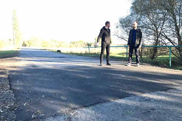 На відремонтованій дорозі біля Сасинівки на Пирятинщині перевірили якість робіт