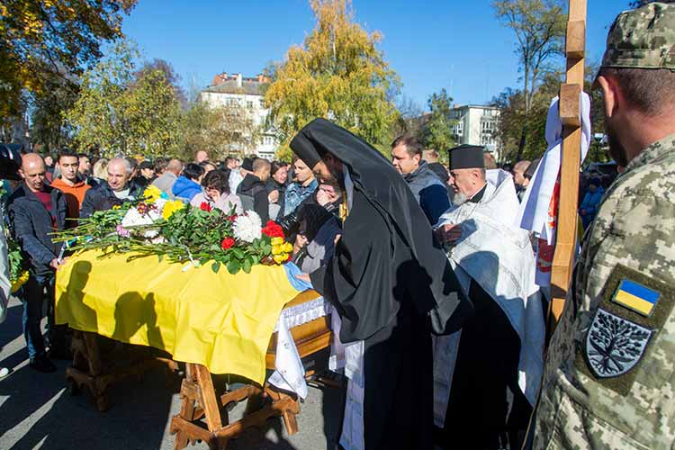 На Полтавщині попрощалися з п'ятьма воїнами