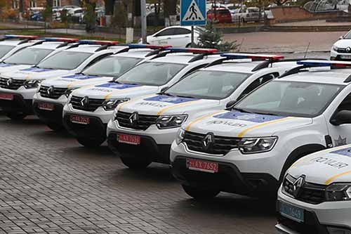 17 високопрохідних службових автомобілів отримали районні підрозділи та служби поліції Полтавщини