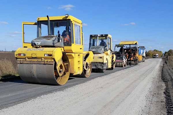 На Полтавщині в 40 громадах цього року ремонтували місцеві дороги
