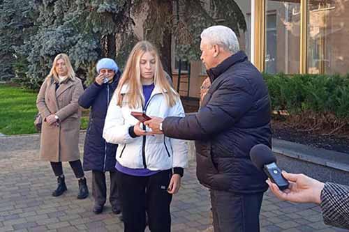 У Лубнах батькам, дружині та донці передали орден загиблого сина