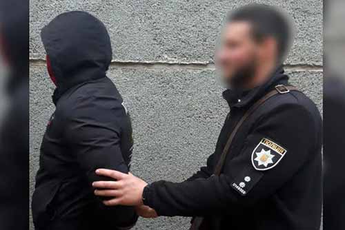 У Полтаві затримали грабіжника, що відібрав сумку у літньої чоловіка