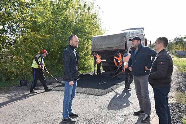 На території Пирятинської громади інтенсивно йдуть ремонти доріг 