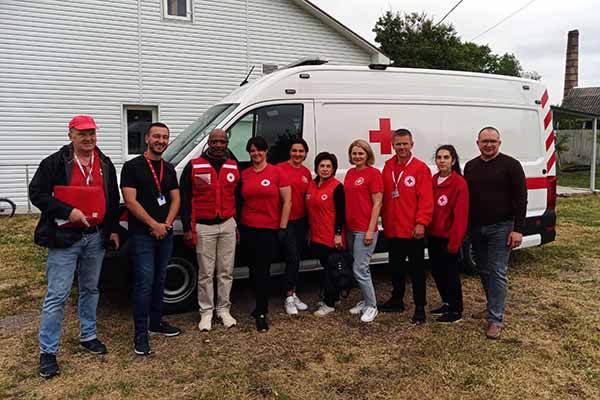 Канадське Товариство Червоного Хреста придбало для Пирятинського ЦПМСД сучасний медичний автомобіль