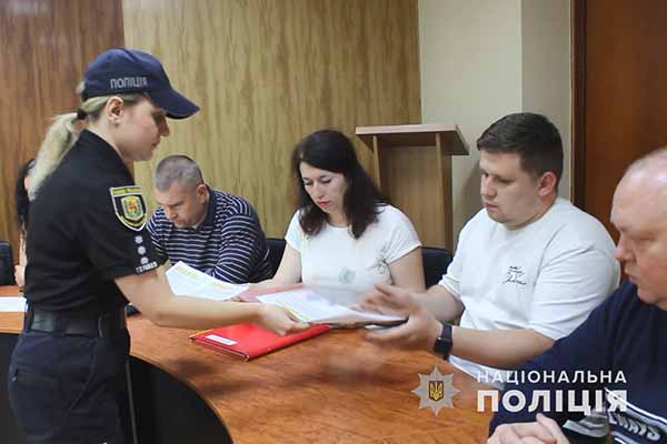 На Полтавщині поліція продовжує масштабну інформаційну кампанію для населення з протидії шахрайствам