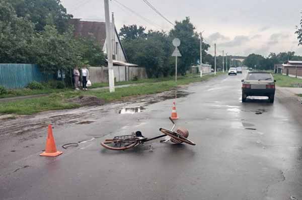 ДТП на Полтавщині: внаслідок зіткнення з автомобілем травмована велосипедистка