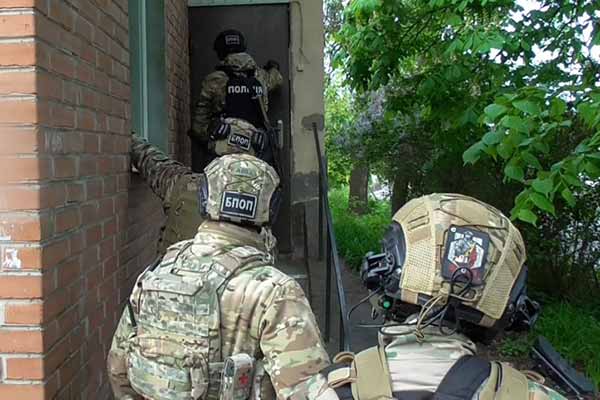 На Полтавщині поліція викрила злочинну групу вимагачів