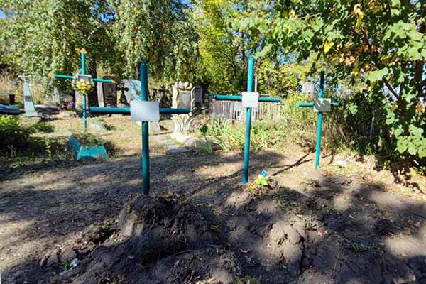 На Полтавщині поліція встановила особу, яка здійснила наругу над 17 могилами
