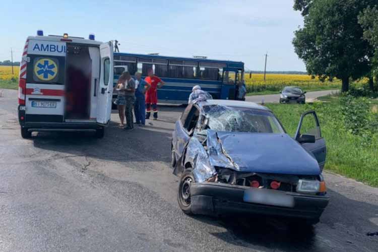 ДТП за участю автобуса та легковика