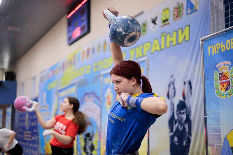 У Полтаві проводять чемпіонат України з гирьового спорту