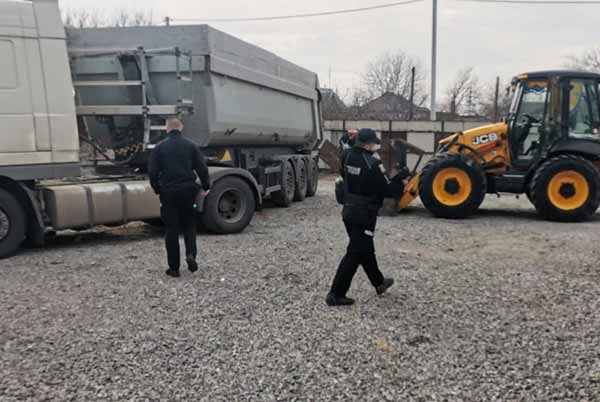 На приватній території в селі Нова Знам’янка смертельно травмовано чоловіка