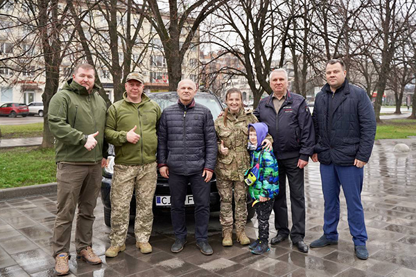 Військовим із Полтавщини передали авто й медикаменти
