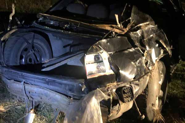 На Полтавщині Opel на швидкості з'їхав у кювет і перекинувся: є травмований