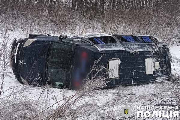 На Полтавщині перекинувся пасажирський мікроавтобус