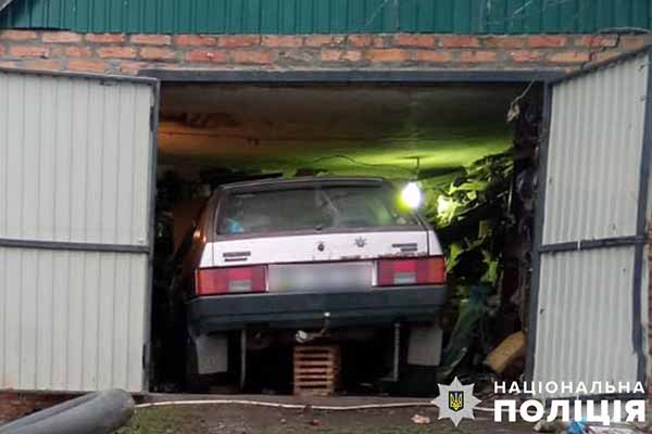 На Полтавщині чоловік загинув під час ремонту автівки