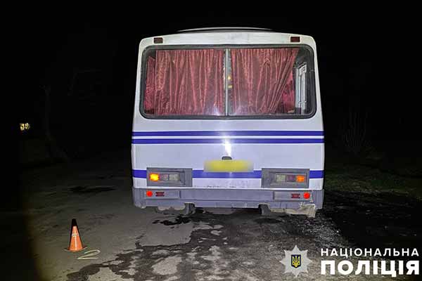 Пасажирський автобус на смерть збив чоловіка під Кременчуком