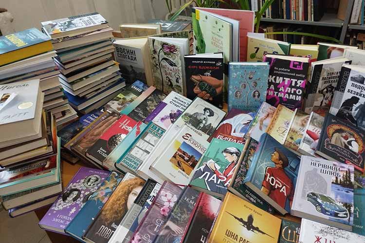 85 нових сучасних книг отримала Лубенська бібліотека 