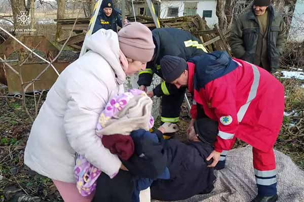 На Полтавщині надзвичайники витягли чоловіка з колодязя
