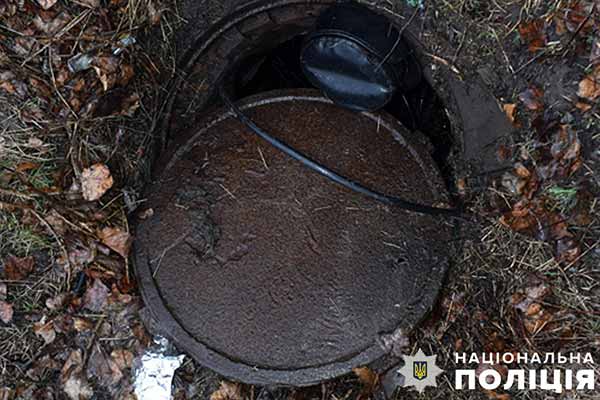 На Полтавщині поліцейські встановили чоловіка, причетного до крадіжки кабелю зв’язку