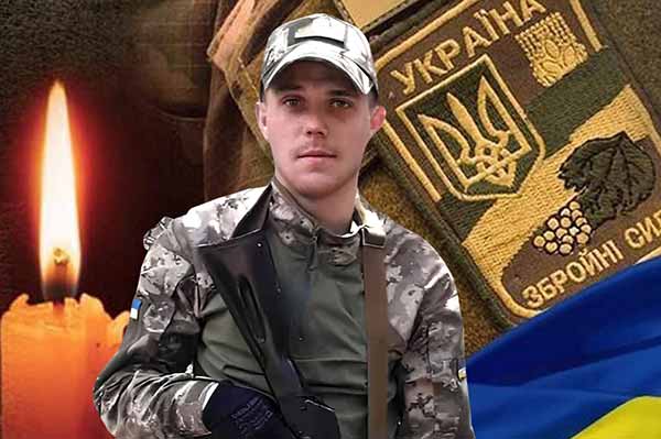  солдат Комісаров Руслан Миколайович