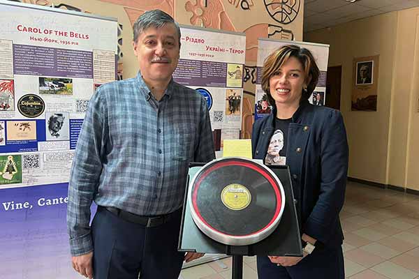 Пошанування Петлюри: у Полтавському НПУ експонують виставку «Прийшли, заспівали, перемогли»