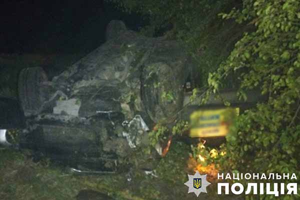 Виїхав за межі дороги та перевернувся: на Полтавщині п'яний водій скоїв ДТП
