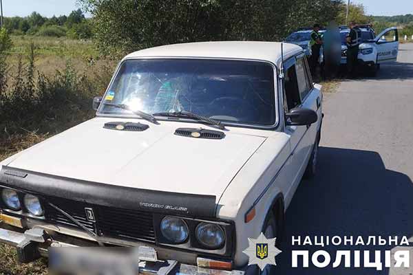 п’яний водій намагався підкупити поліцейських