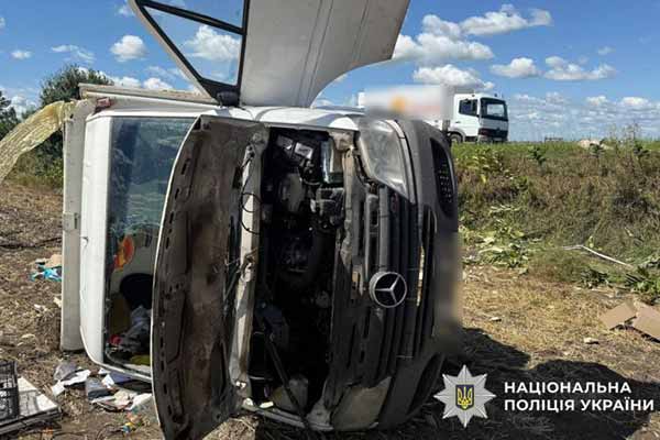 На Полтавщині внаслідок ДТП постраждала водійка мікроавтобусу