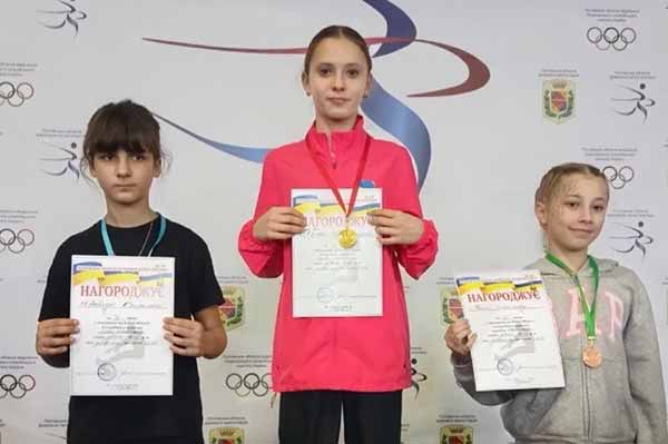Юні легкоатлети Ніжина вибороли 13 нагород на Кубку Полтавщини