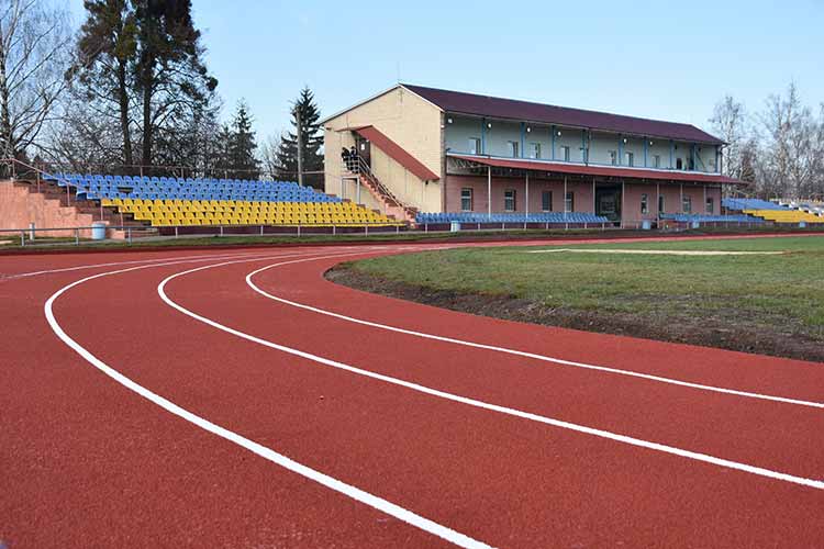 Пирятин, на стадіоні завершено реконструкцію бігових доріжок