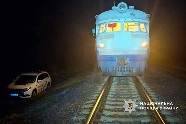 потяг травмував 47-річну жінку