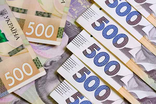 У Лубнах жінці повернули 37 тисяч гривень за несправний ноутбук