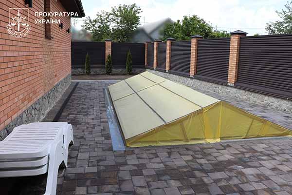 У робочий час залучали підлеглих до будівництва приватних будинків