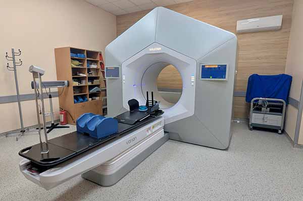 У Полтаві запрацював один із найсучасніших апаратів для лікування раку