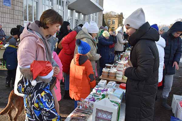 Майже 80 тисяч гривень зібрали на благодійному ярмарку в Пирятині